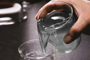 海水は流動SWF-140を折る沖合いの摩擦減力剤を基づかせていた